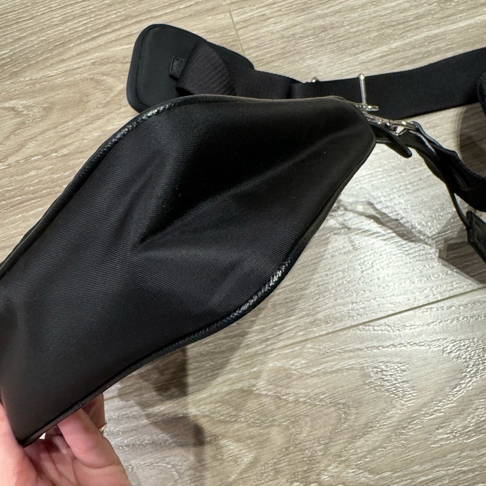 Prada Re-edition Bag - Picture 7 of 16